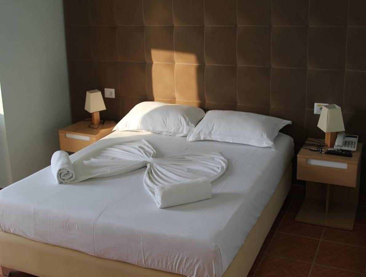 Freskia Resort Velipoje Luaran gambar